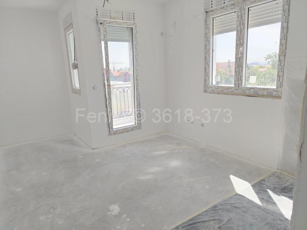 Stan na prodaju u Beogradu, Surčin, jednosoban, 30m2, cena 75000 evra