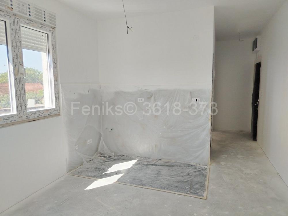 Stan na prodaju u Beogradu, Surčin, jednosoban, 30m2, cena 75000 evra