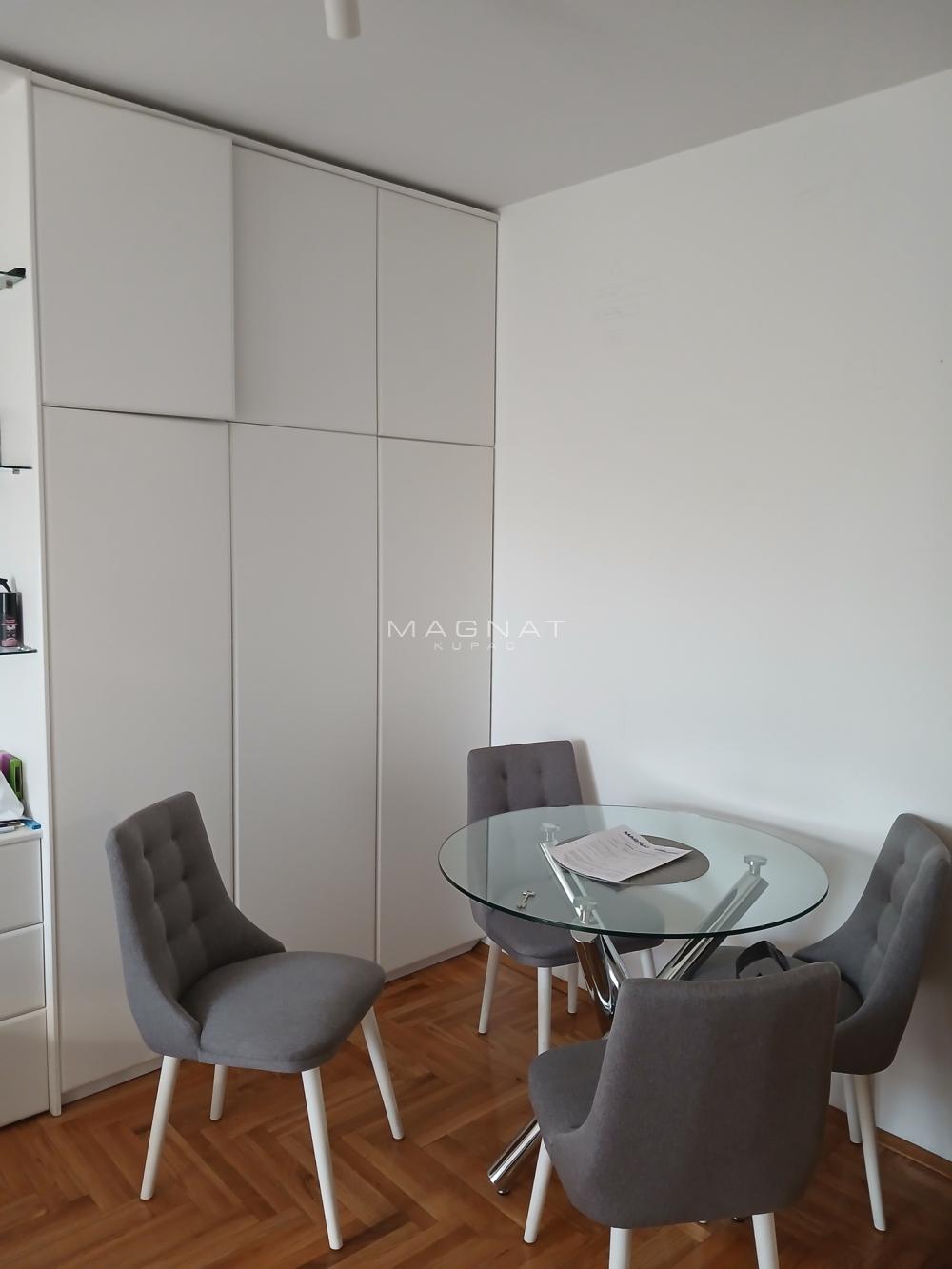 Stan na prodaju u Beogradu, Palilula, jednoiposoban, 36m2, cena 85000 evra