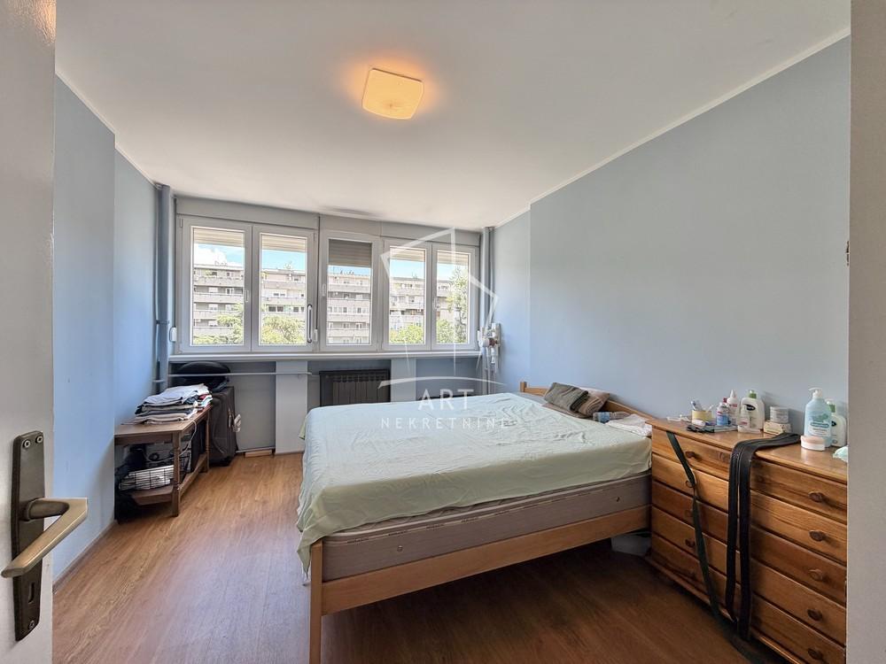 Stan na prodaju u Beogradu, Zemun, dvosoban, 58m2, cena 224000 evra