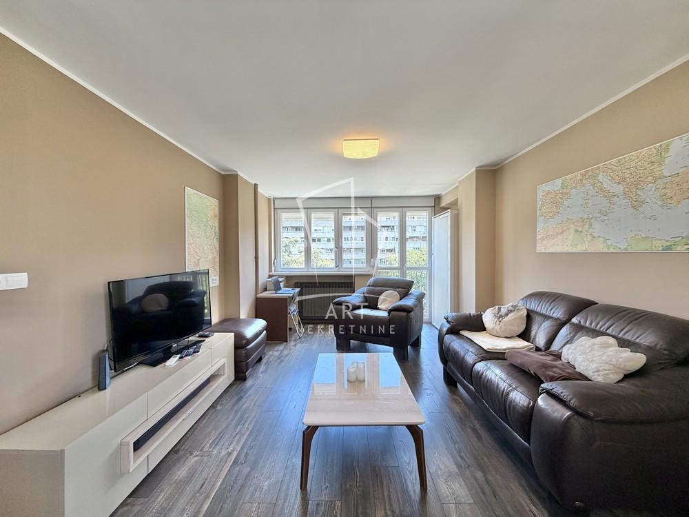 Stan na prodaju u Beogradu, Zemun, dvosoban, 58m2, cena 224000 evra