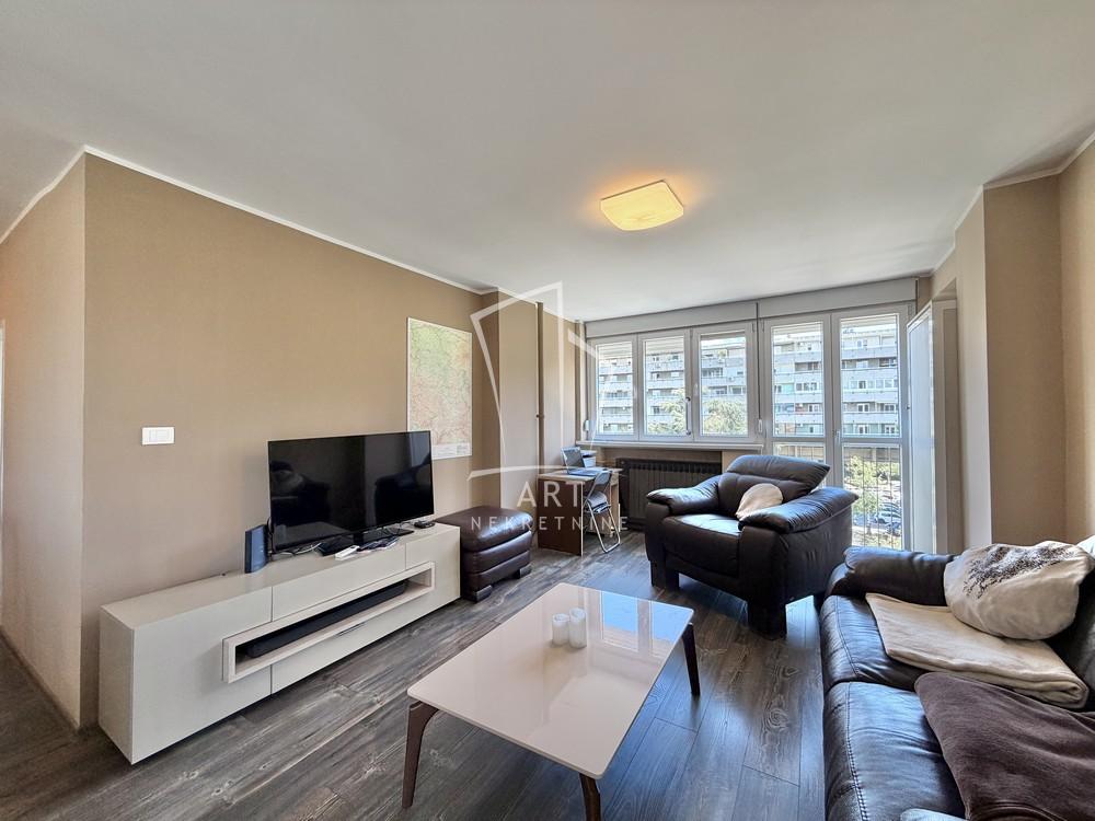 Stan na prodaju u Beogradu, Zemun, dvosoban, 58m2, cena 224000 evra