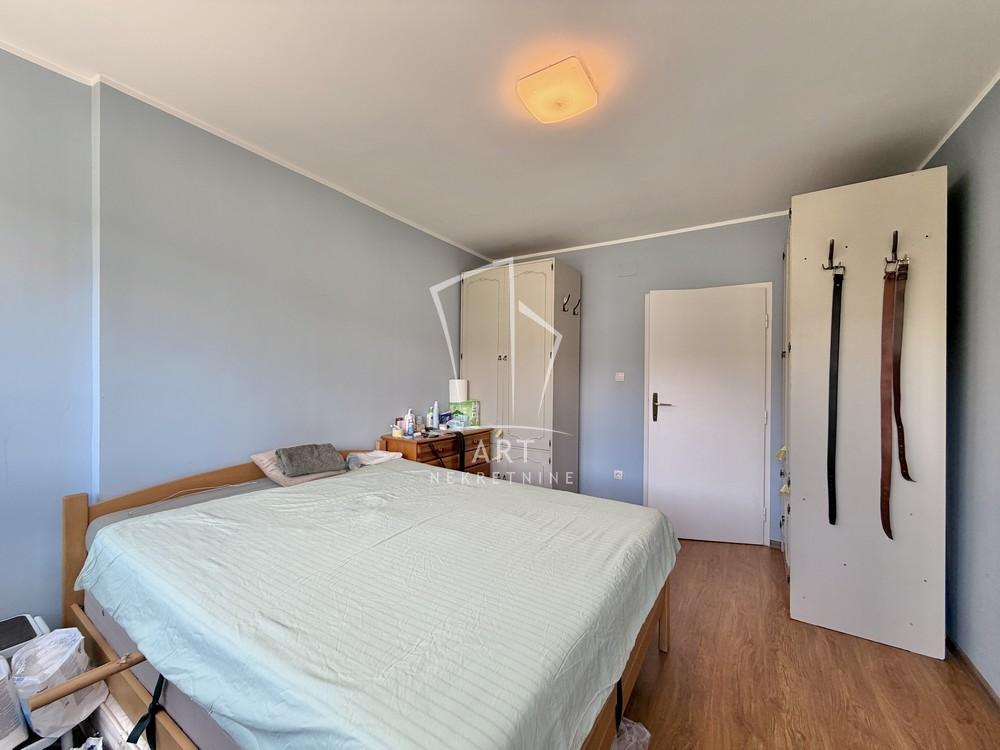 Stan na prodaju u Beogradu, Zemun, dvosoban, 58m2, cena 224000 evra