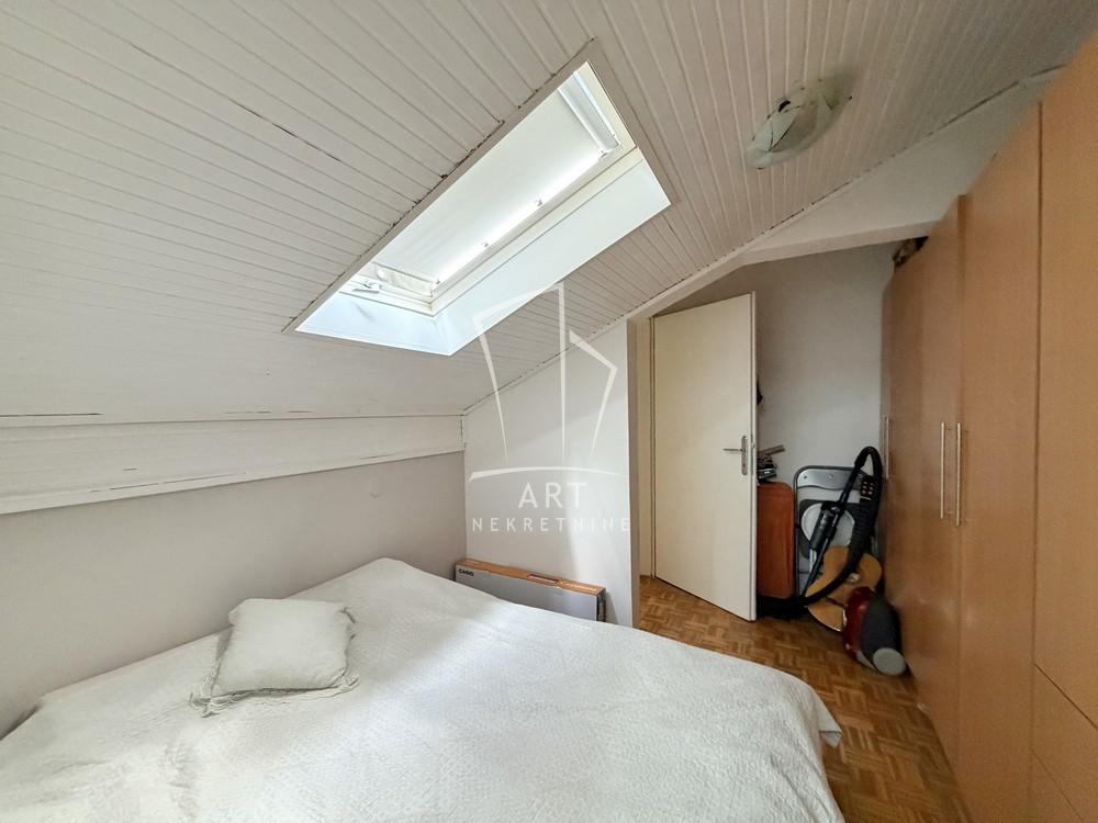 Stan na prodaju u Beogradu, Petlovo brdo, dvoiposoban, 49m2, cena 139900 evra