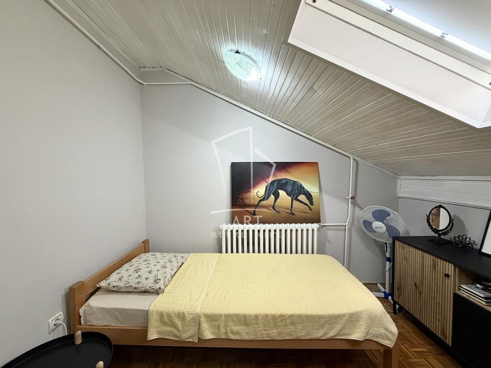 Stan na prodaju u Beogradu, Petlovo brdo, dvoiposoban, 49m2, cena 139900 evra