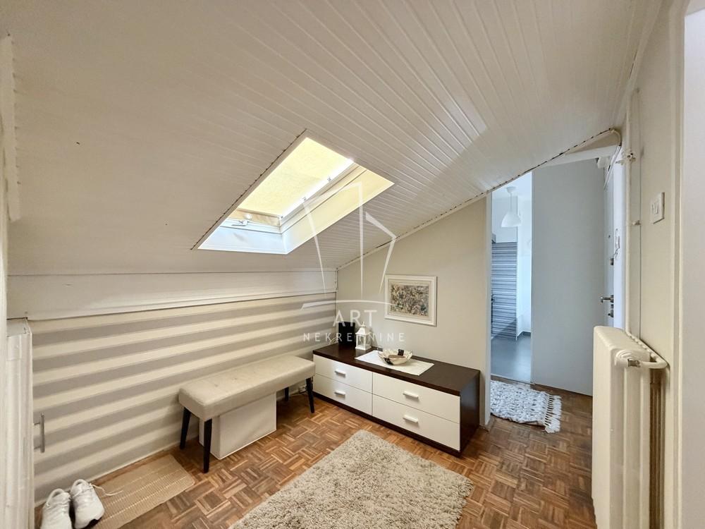 Stan na prodaju u Beogradu, Petlovo brdo, dvoiposoban, 49m2, cena 139900 evra