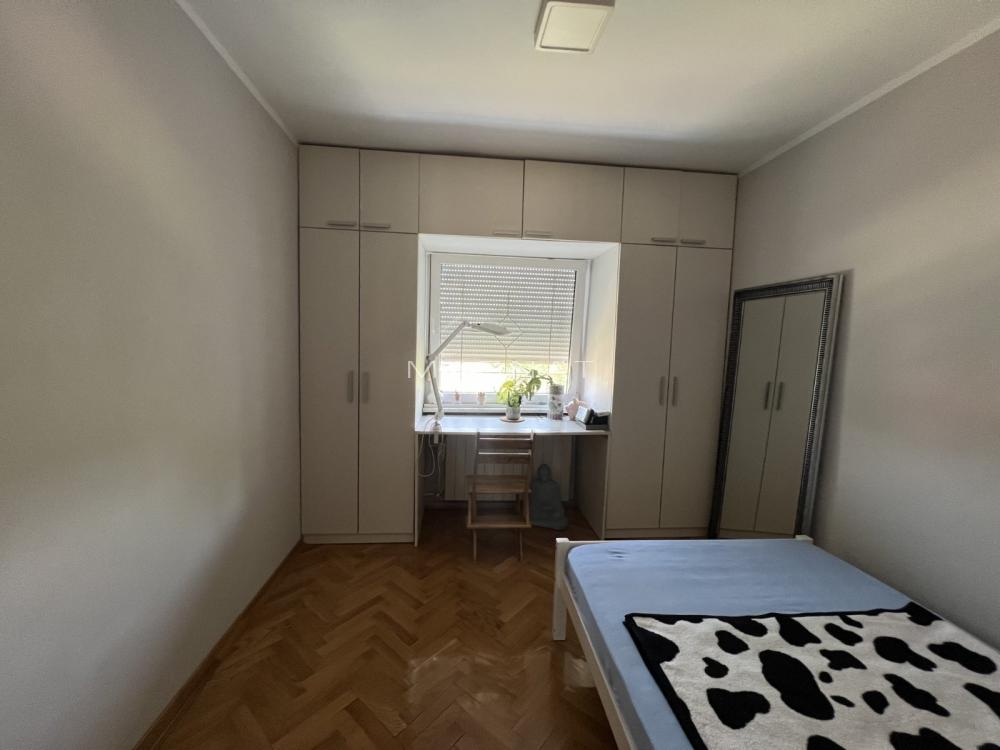 Stan na prodaju u Beogradu, trosoban, 59m2, cena 99000 evra