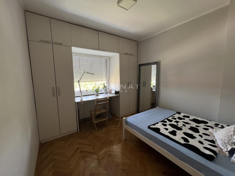 Stan na prodaju u Beogradu, trosoban, 59m2, cena 99000 evra