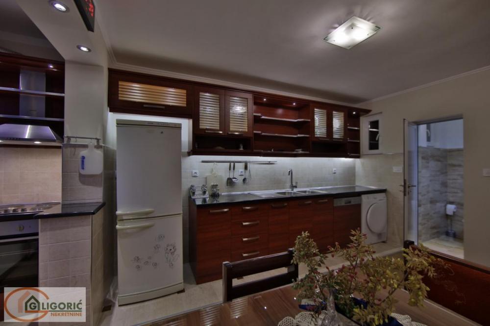 Stan na prodaju u Beogradu, Beograd (centar), dvosoban, 64m2, cena 299000 evra