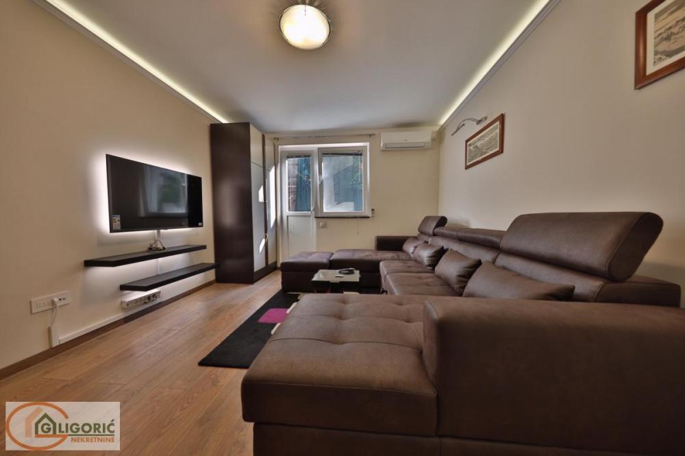 Stan na prodaju u Beogradu, Beograd (centar), dvosoban, 64m2, cena 299000 evra