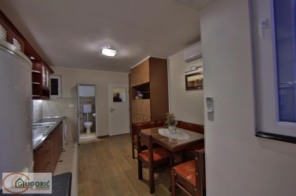 Stan na prodaju u Beogradu, Beograd (centar), dvosoban, 64m2, cena 299000 evra