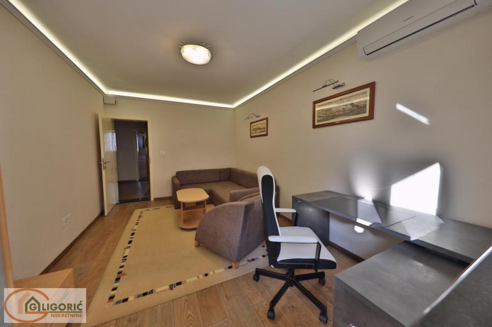 Stan na prodaju u Beogradu, Beograd (centar), dvosoban, 64m2, cena 299000 evra