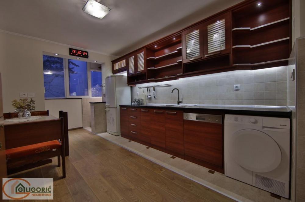 Stan na prodaju u Beogradu, Beograd (centar), dvosoban, 64m2, cena 299000 evra