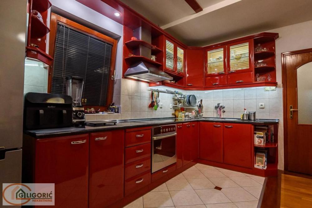 Stan na prodaju u Beogradu, Beograd (centar), cetvorosoban, 104m2, cena 395000 evra