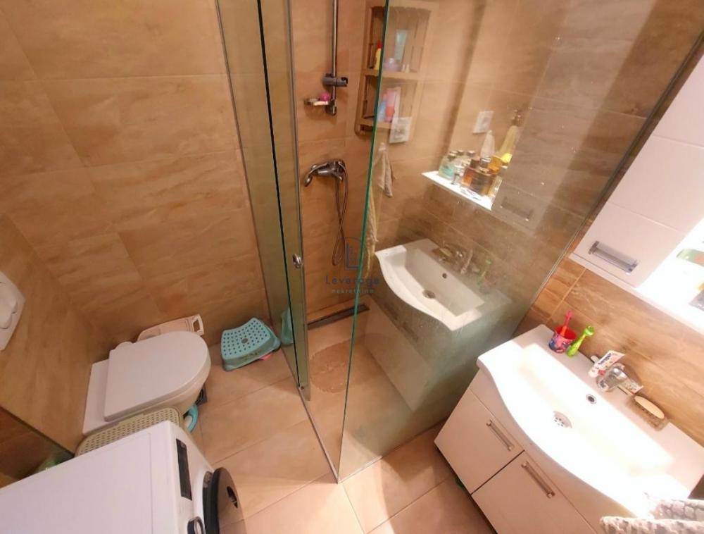 Stan na prodaju u Beogradu, Dušanovac, trosoban, 64m2, cena 245000 evra