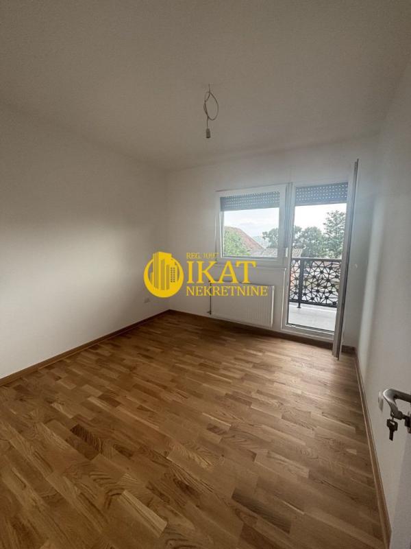 Stan na prodaju u Beogradu, Kaluđerica, trosoban, 62m2, cena 111600 evra