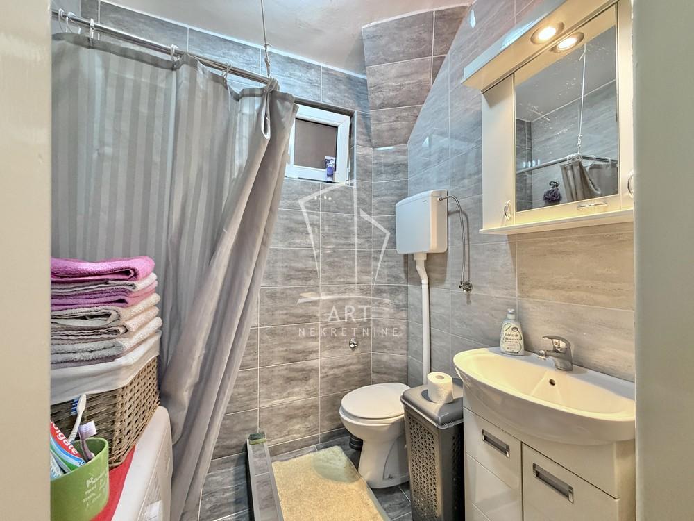 Stan na prodaju u Beogradu, Karaburma, dvosoban, 47m2, cena 150000 evra