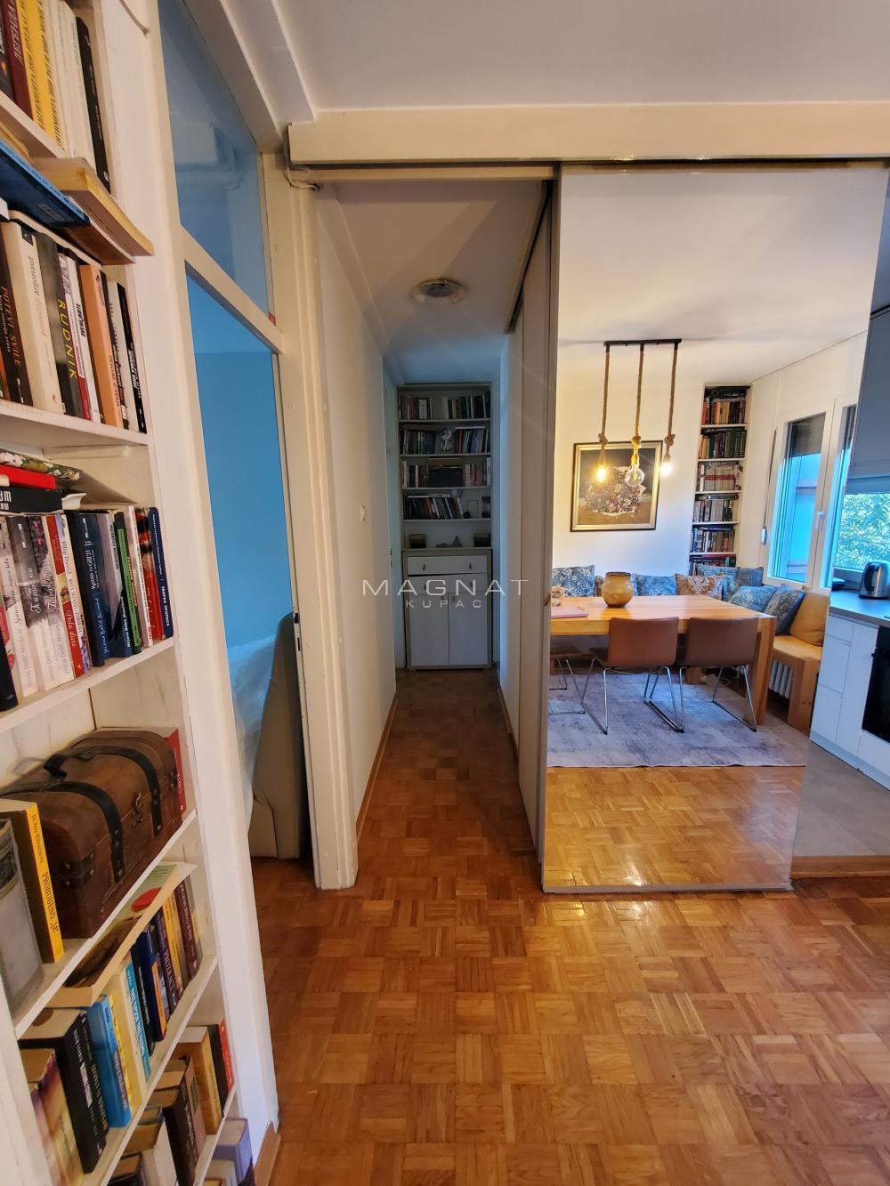 Stan na prodaju u Beogradu, Novi Beograd, trosoban, 73m2, cena 340000 evra