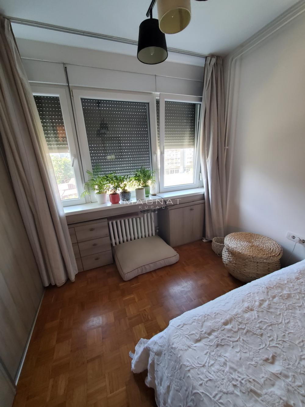 Stan na prodaju u Beogradu, Novi Beograd, trosoban, 73m2, cena 340000 evra