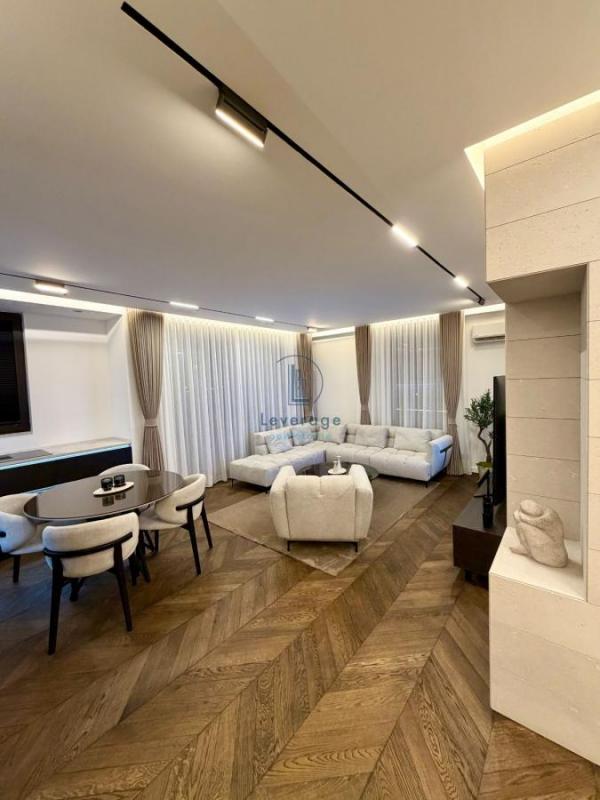 Stan na prodaju u Beogradu, Beograd na vodi, trosoban, 82m2, cena 435000 evra