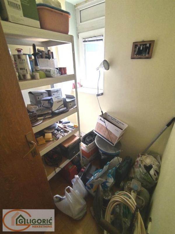 Stan na prodaju u Beogradu, Banovo brdo, dvoiposoban, 58m2, cena 167620 evra
