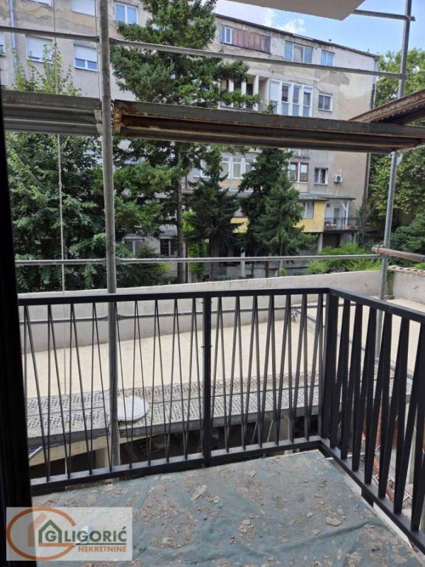 Stan na prodaju u Beogradu, Vukov spomenik, trosoban, 66m2, cena 318000 evra