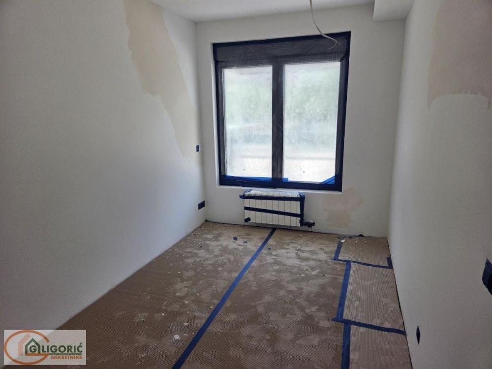 Stan na prodaju u Beogradu, Vukov spomenik, trosoban, 66m2, cena 318000 evra