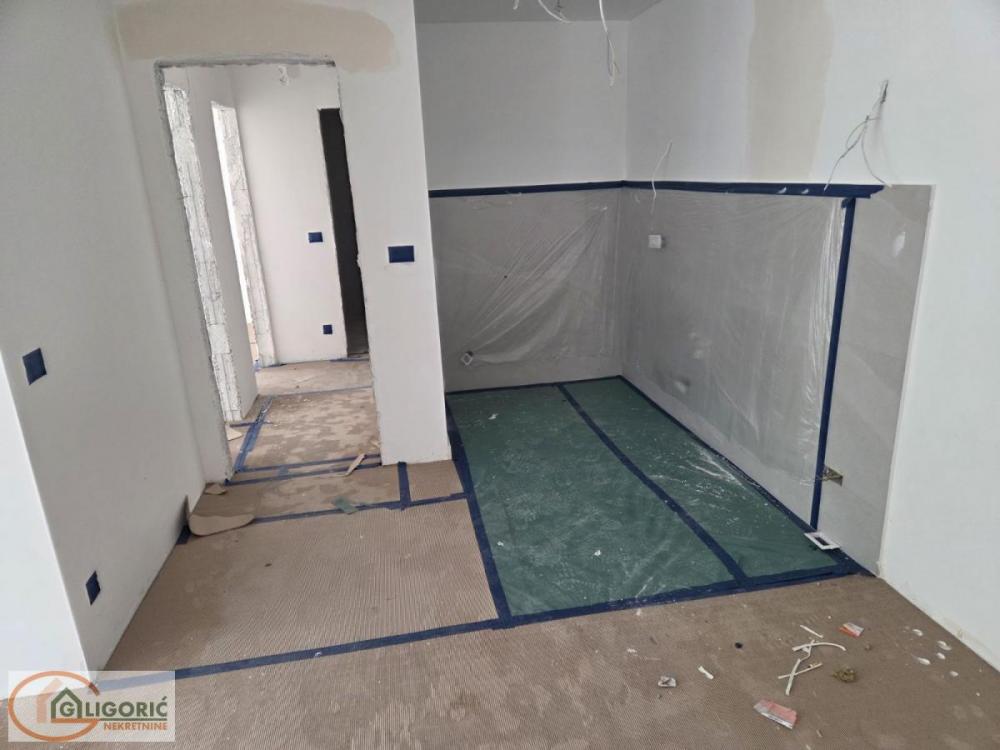 Stan na prodaju u Beogradu, Vukov spomenik, trosoban, 66m2, cena 318000 evra