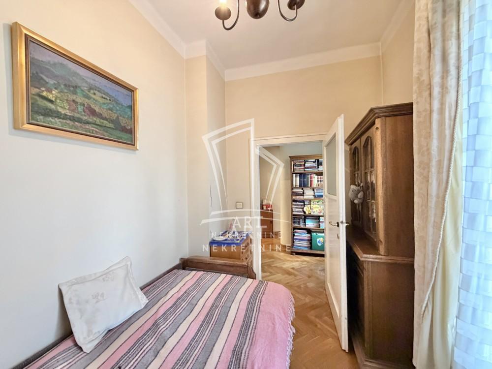 Stan na prodaju u Beogradu, Banovo brdo, troiposoban, 98m2, cena 270000 evra
