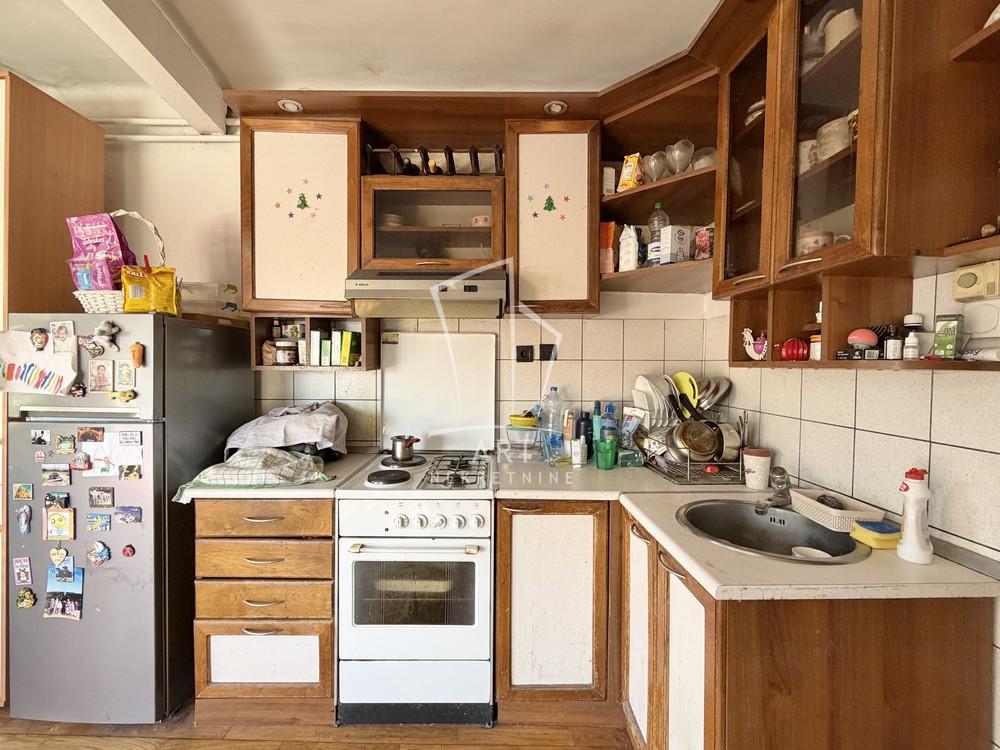 Stan na prodaju u Beogradu, Zemun, jednoiposoban, 33m2, cena 115000 evra