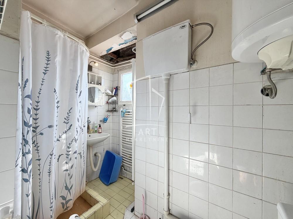 Stan na prodaju u Beogradu, Zemun, jednoiposoban, 33m2, cena 115000 evra