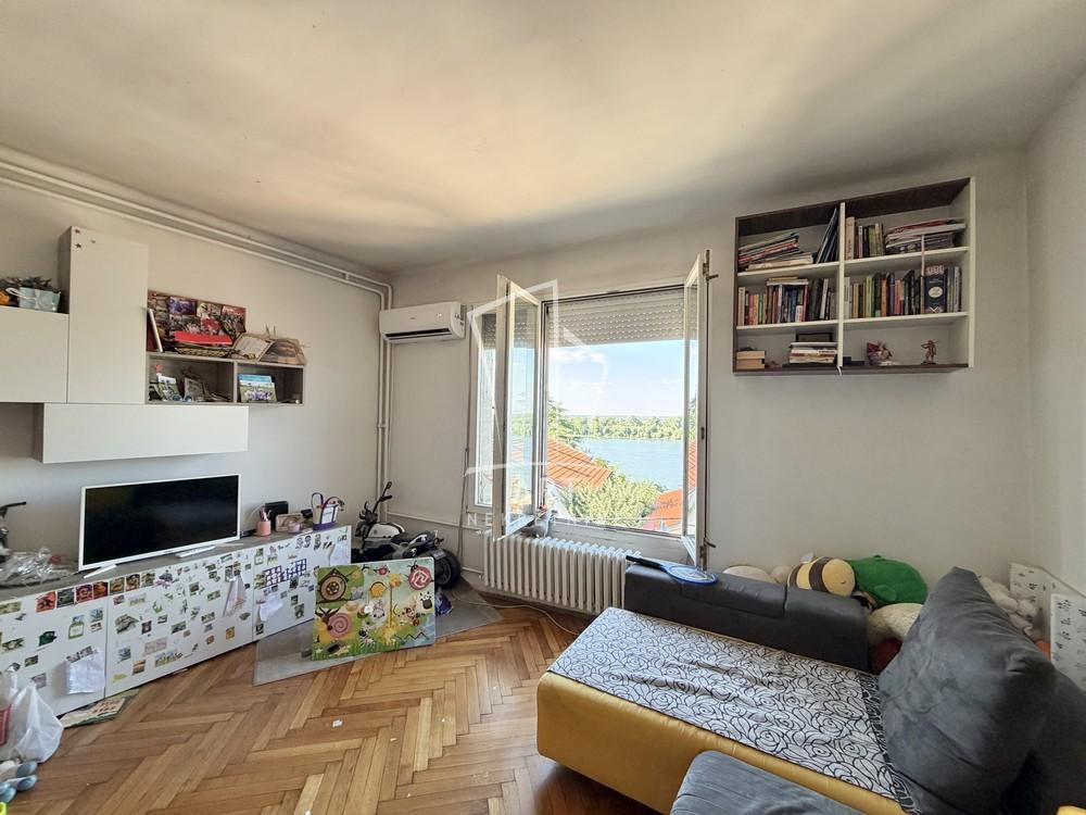 Stan na prodaju u Beogradu, Zemun, jednoiposoban, 33m2, cena 115000 evra