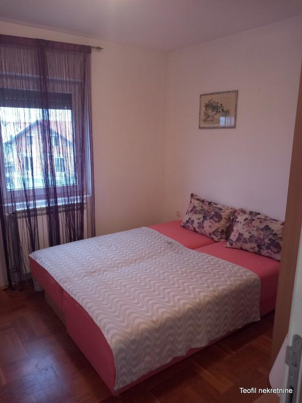 Stan na prodaju u Beogradu, Zemun, dvoiposoban, 60m2, cena 121500 evra