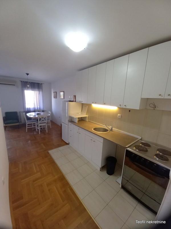 Stan na prodaju u Beogradu, Zemun, dvoiposoban, 60m2, cena 121500 evra