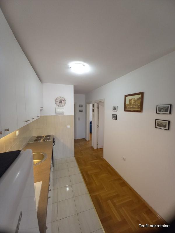Stan na prodaju u Beogradu, Zemun, dvoiposoban, 60m2, cena 121500 evra