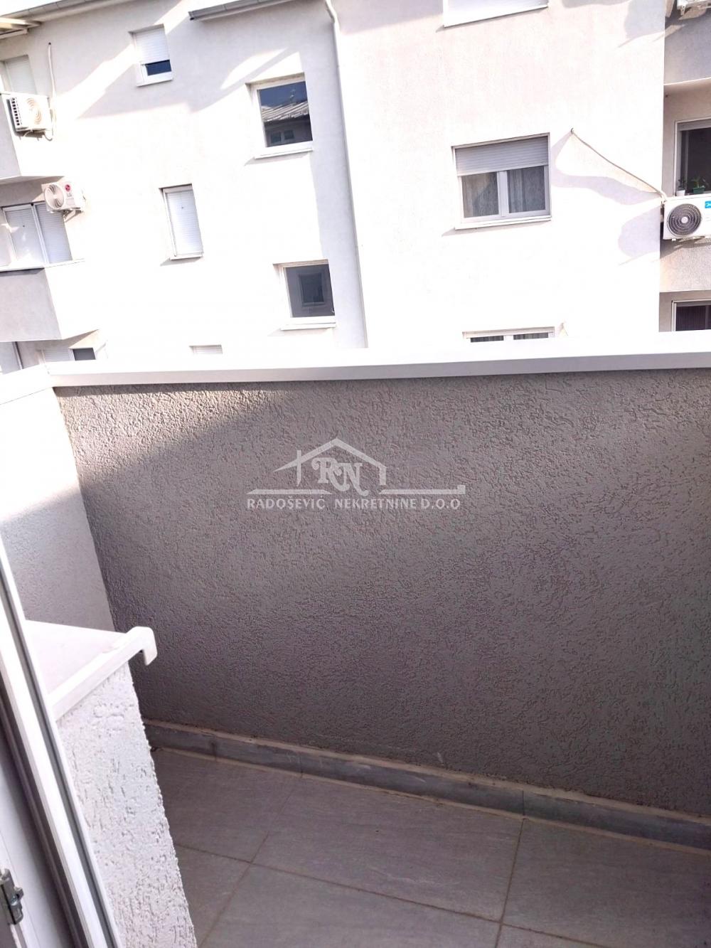 Stan na prodaju u Beogradu, Žarkovo, dvoiposoban, 55m2, cena 160000 evra