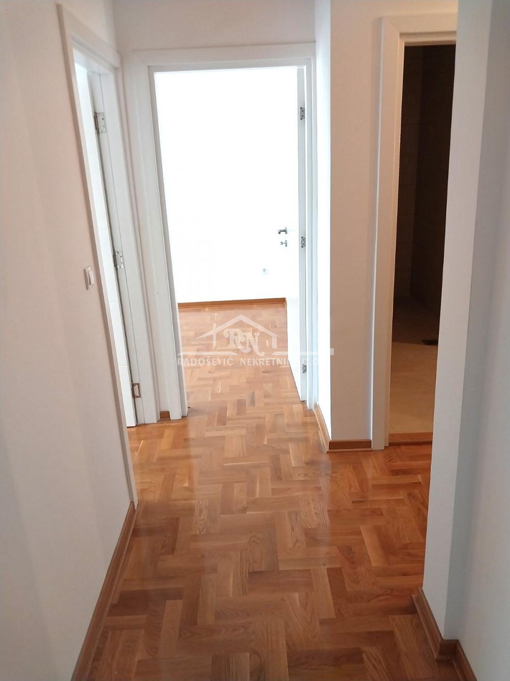 Stan na prodaju u Beogradu, Žarkovo, dvoiposoban, 55m2, cena 160000 evra