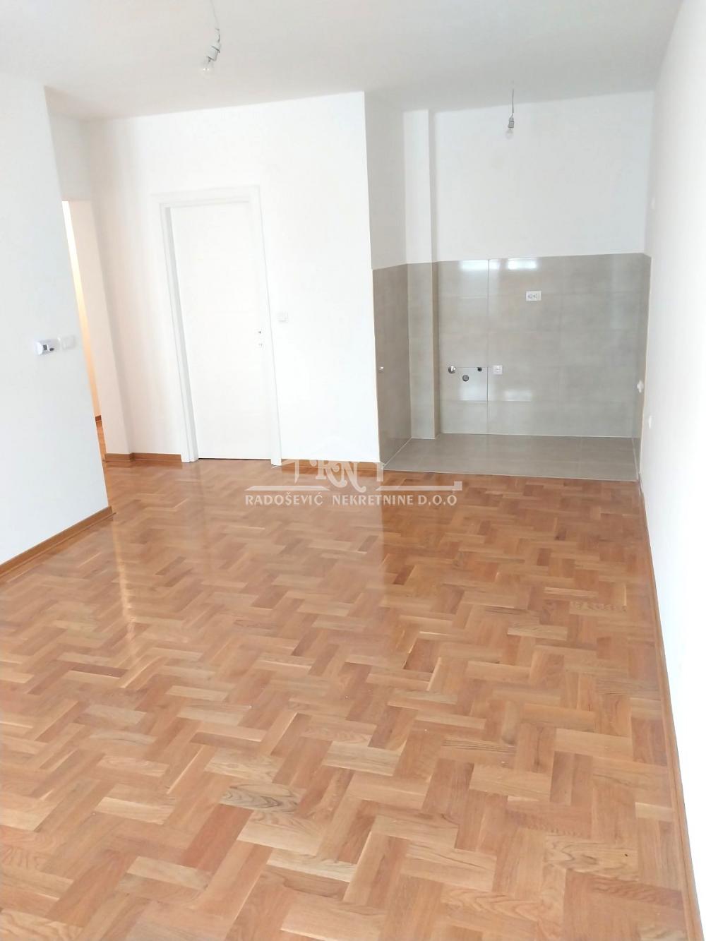 Stan na prodaju u Beogradu, Žarkovo, dvoiposoban, 55m2, cena 160000 evra