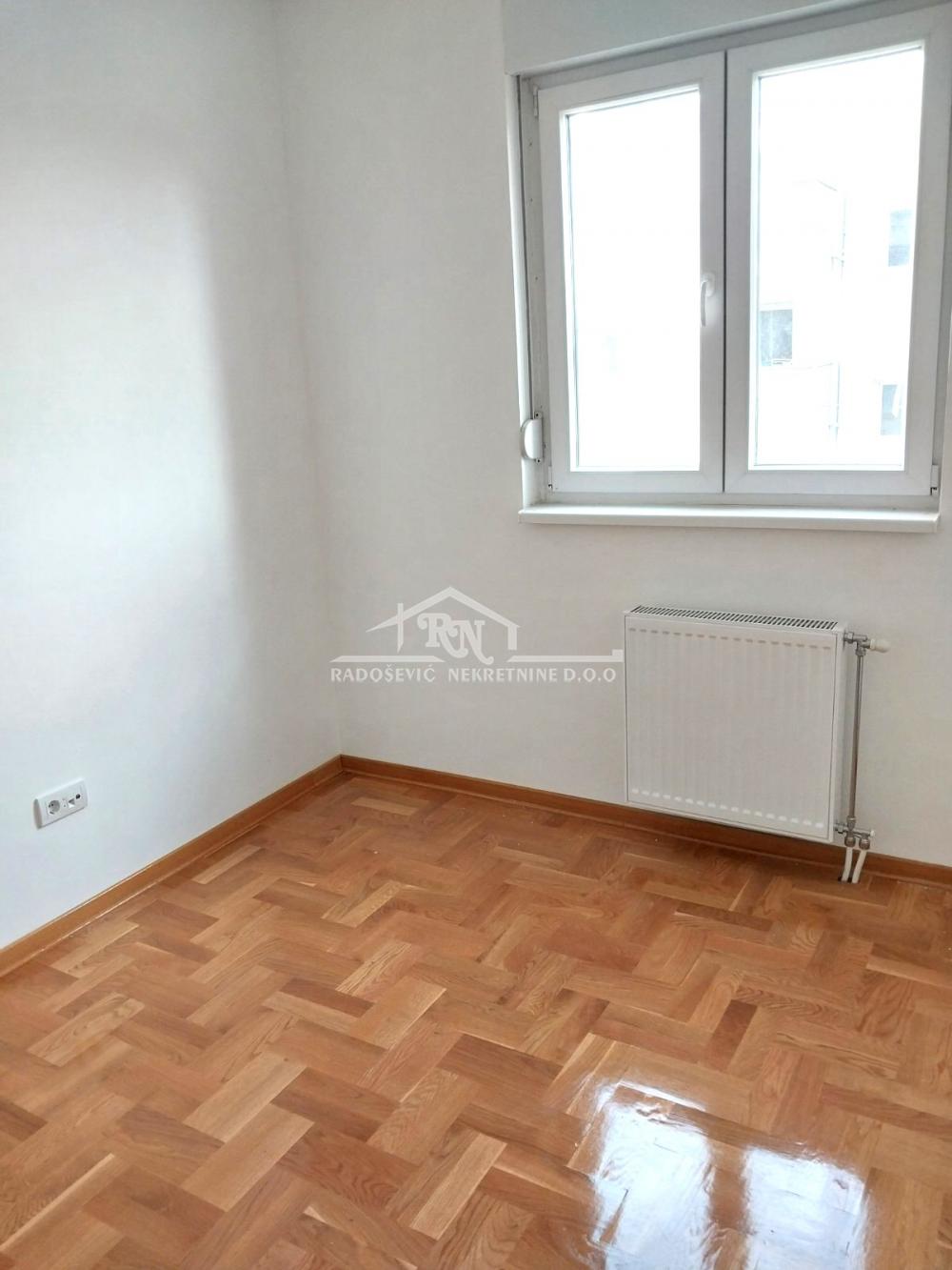 Stan na prodaju u Beogradu, Žarkovo, dvoiposoban, 55m2, cena 160000 evra