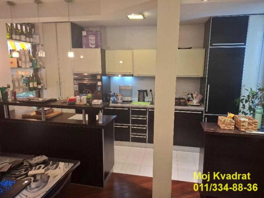 Stan na prodaju u Beogradu, Cerak vinogradi, cetvorosoban, 90m2, cena 339000 evra