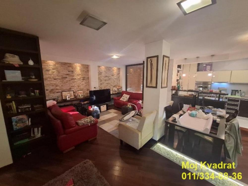 Stan na prodaju u Beogradu, Cerak vinogradi, cetvorosoban, 90m2, cena 339000 evra