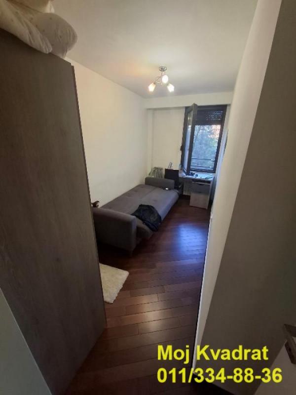 Stan na prodaju u Beogradu, Cerak vinogradi, cetvorosoban, 90m2, cena 339000 evra