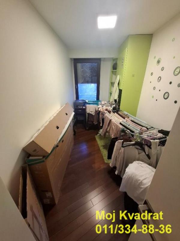 Stan na prodaju u Beogradu, Cerak vinogradi, cetvorosoban, 90m2, cena 339000 evra