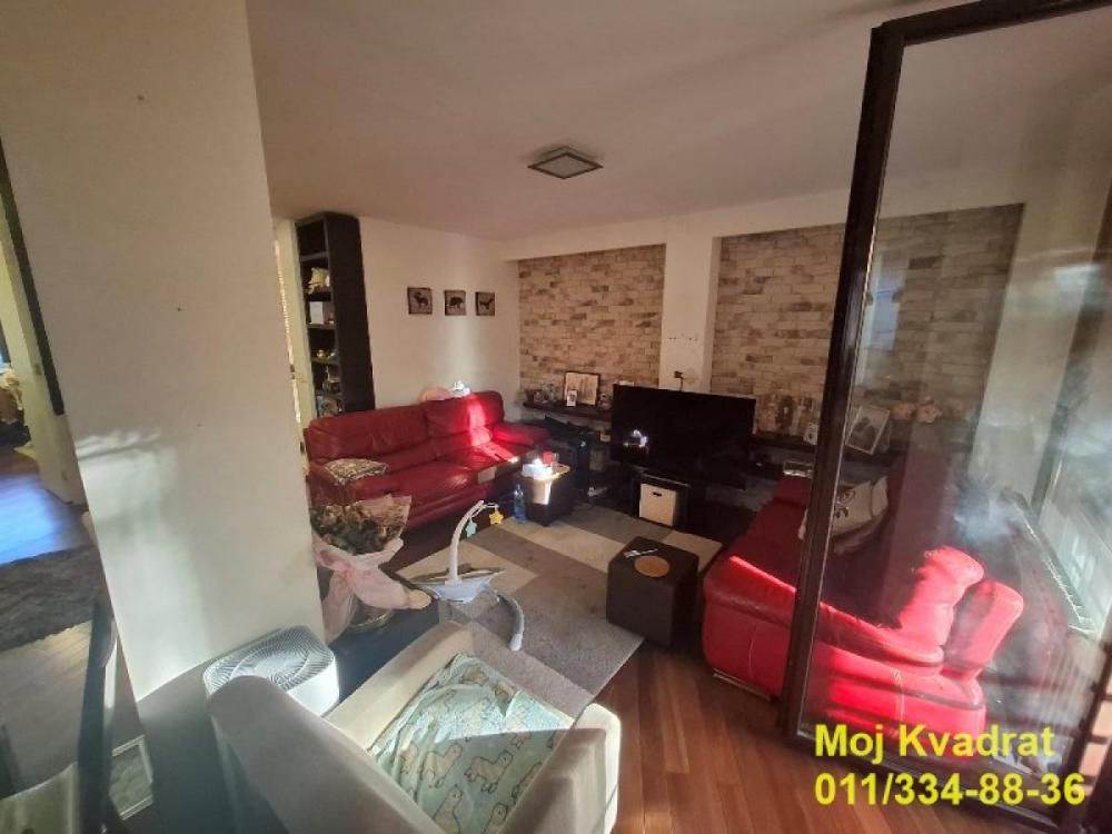 Stan na prodaju u Beogradu, Cerak vinogradi, cetvorosoban, 90m2, cena 339000 evra