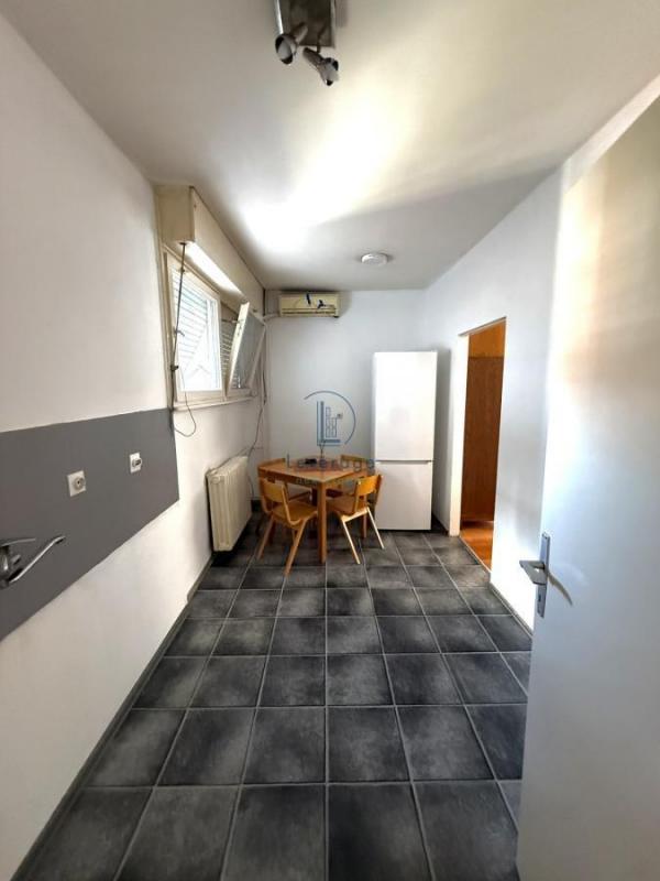 Stan na prodaju u Beogradu, Borča, trosoban, 75m2, cena 159000 evra
