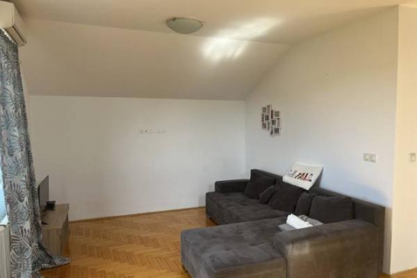 Stan na prodaju u Beogradu, Gornji grad, trosoban, 70m2, cena 175000 evra
