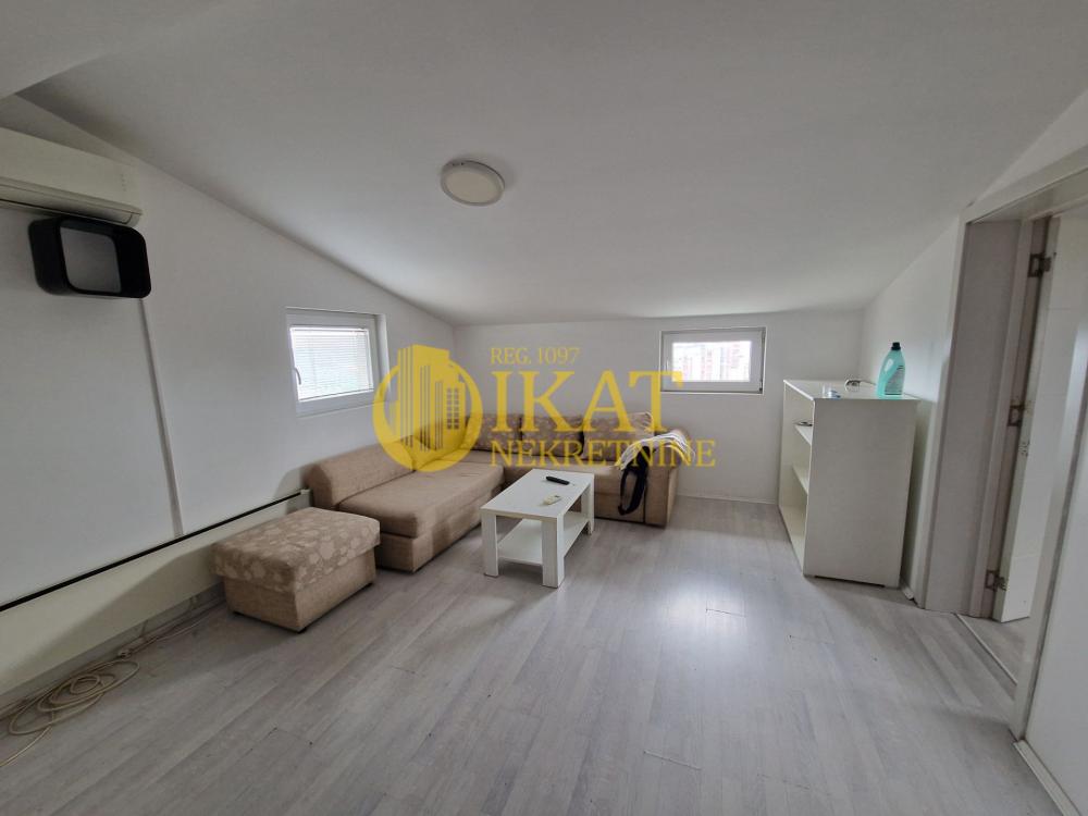 Stan na prodaju u Beogradu, Rakovica, trosoban, 74m2, cena 175000 evra