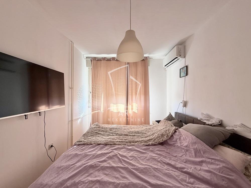 Stan na prodaju u Beogradu, Banjica, cetvorosoban, 84m2, cena 240000 evra