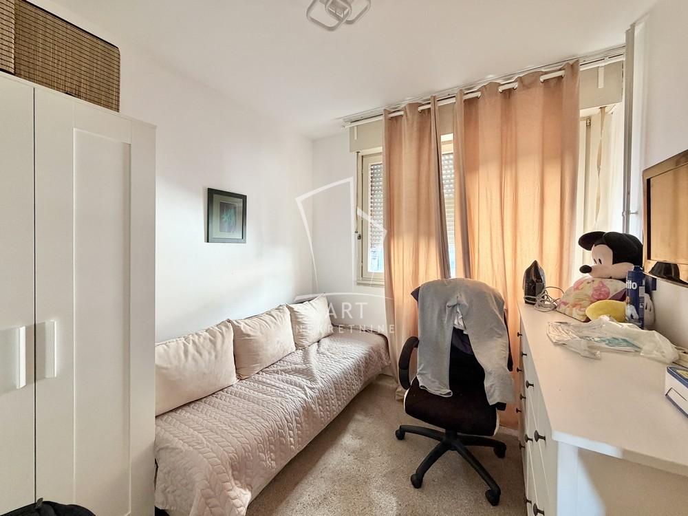 Stan na prodaju u Beogradu, Banjica, cetvorosoban, 84m2, cena 240000 evra