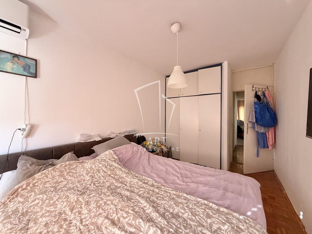 Stan na prodaju u Beogradu, Banjica, cetvorosoban, 84m2, cena 240000 evra